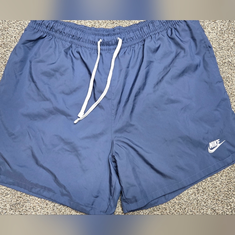2 Lnwot Men's Nike Althetic shorts size XL. Like new w/o tags.